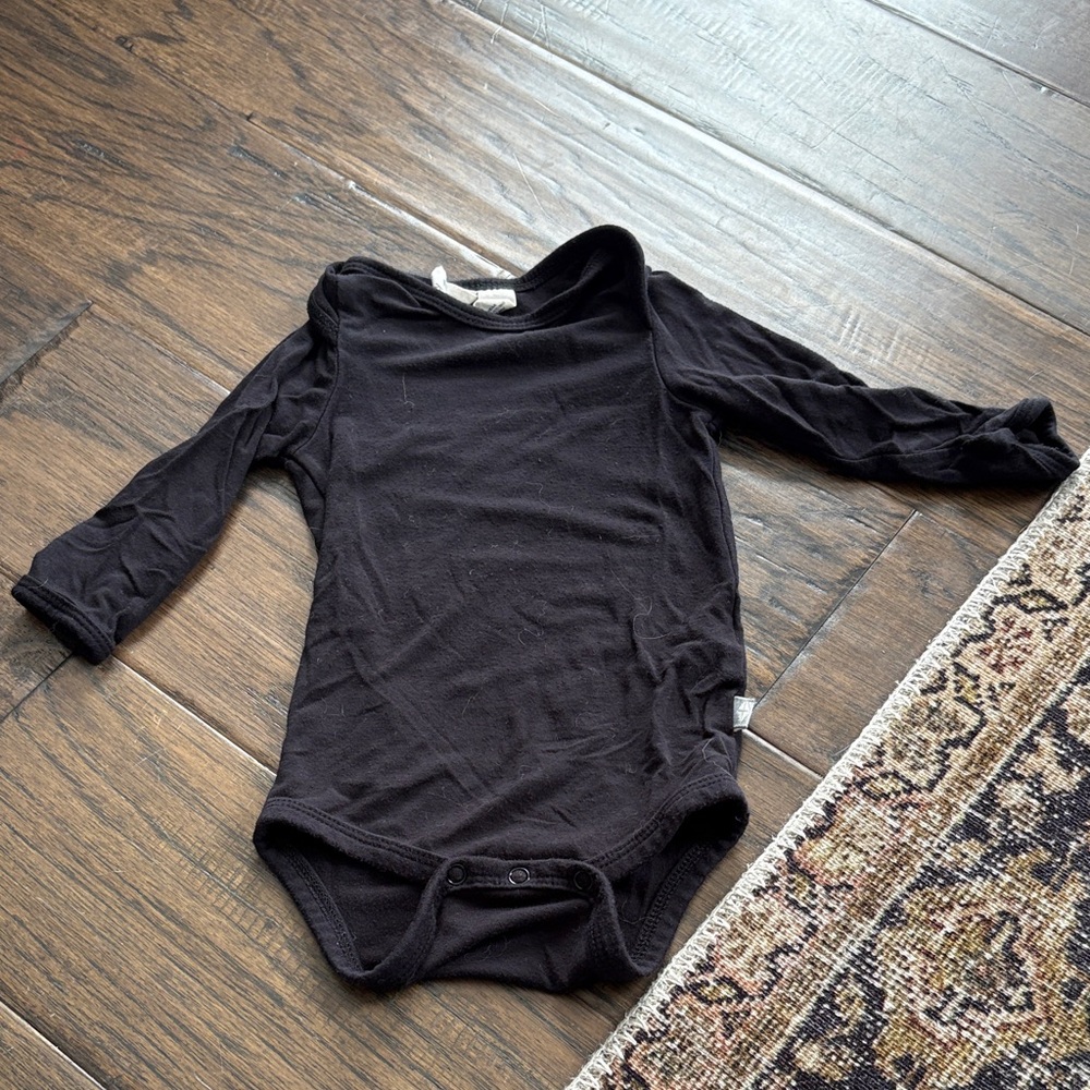 Kyte BABY Black Long-Sleeve Baby One-Piece
